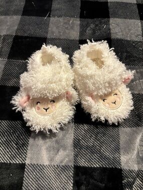 Fluffy Lamb Baby Booties - Cream with Pink Accents